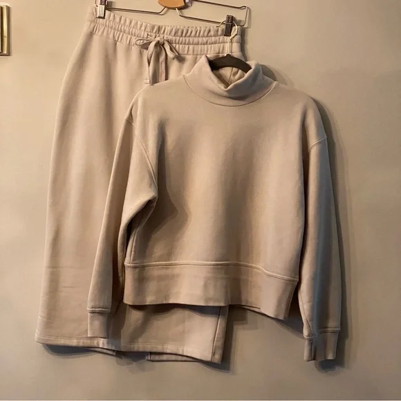 Zara Minimalistic Matching Set - Picture 9 of 10